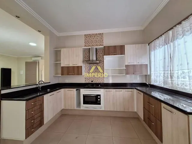 Casa com 360m² 3 quartos e 3 banheiros, à venda, no bairro Condomínio Icaraí em Salto