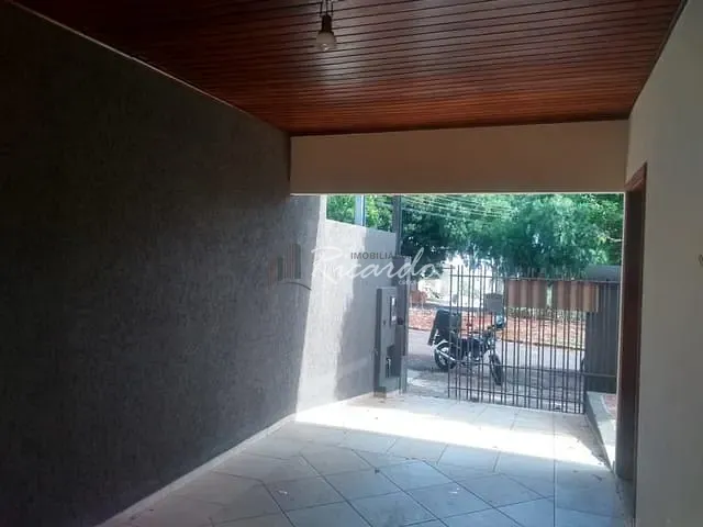 Casa com 142m² 3 quartos e 3 banheiros, à venda, no bairro Jardim Mônaco em Arapongas