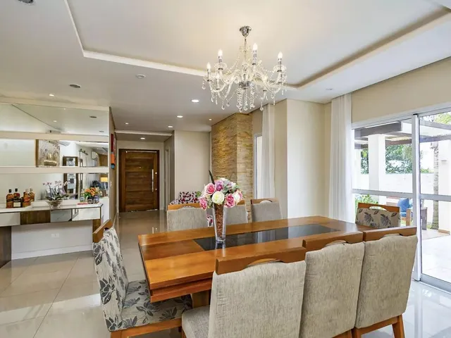Casa com 430m² 4 quartos e 4 banheiros, à venda, no bairro São Braz em Curitiba