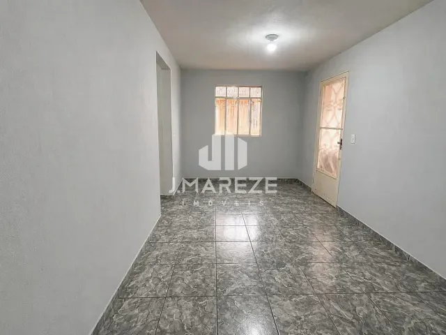 Casa 3 quartos e 2 banheiros, à venda, no bairro Núcleo Habitacional Michel Soni em Apucarana