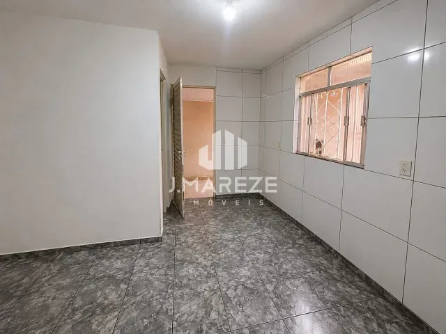 Casa 3 quartos e 2 banheiros, à venda, no bairro Núcleo Habitacional Michel Soni em Apucarana