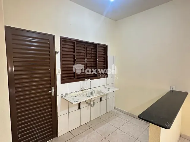 Casa 2 quartos e 1 banheiro, para alugar, no bairro Jardim Ipiranga em Aparecida de Goiânia