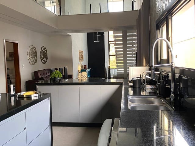 Casa com 408m² 5 quartos e 4 banheiros, para alugar, no bairro Condomínio Dharma Ville em Lavras