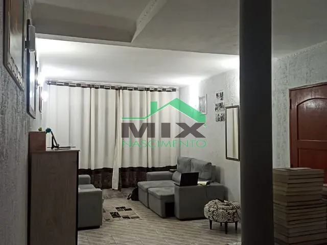 Casa com 202m² 3 quartos e 2 banheiros, à venda, no bairro Vila Nossa Senhora das Vitórias em Mauá