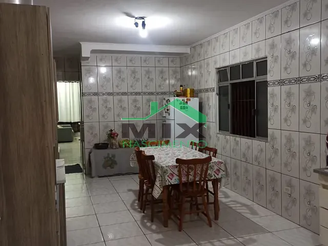 Casa com 202m² 3 quartos e 2 banheiros, à venda, no bairro Vila Nossa Senhora das Vitórias em Mauá