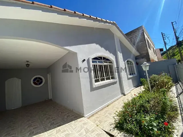 Casa com 300m² 3 quartos e 3 banheiros, à venda, no bairro São Vicente em Itajubá