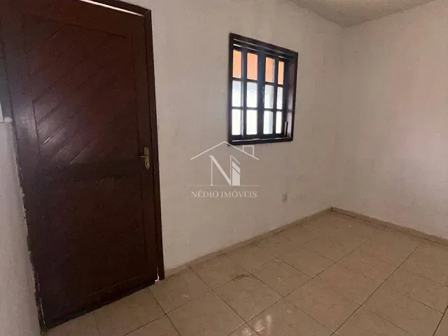 Casa 2 quartos e 2 banheiros, para alugar, no bairro Centro em Maricá