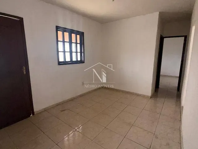 Casa 2 quartos e 2 banheiros, para alugar, no bairro Centro em Maricá