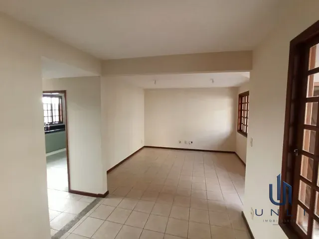 Casa 4 quartos e 2 banheiros, à venda, no bairro Jardim Belvedere em Volta Redonda