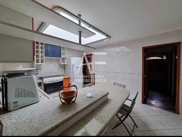 Casa com 256m² 3 quartos e 2 banheiros, à venda, no bairro Vila Jaboticabeira em Taubaté