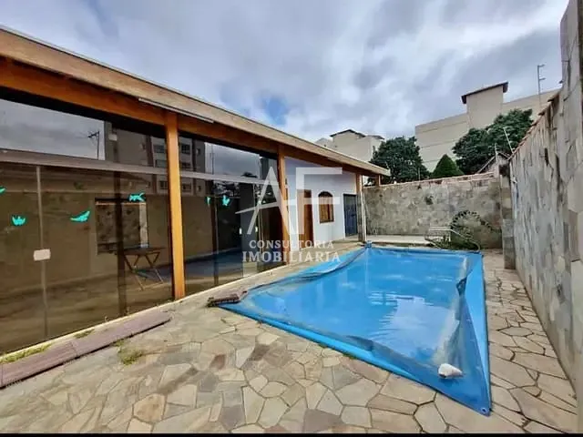 Casa com 256m² 3 quartos e 2 banheiros, à venda, no bairro Vila Jaboticabeira em Taubaté