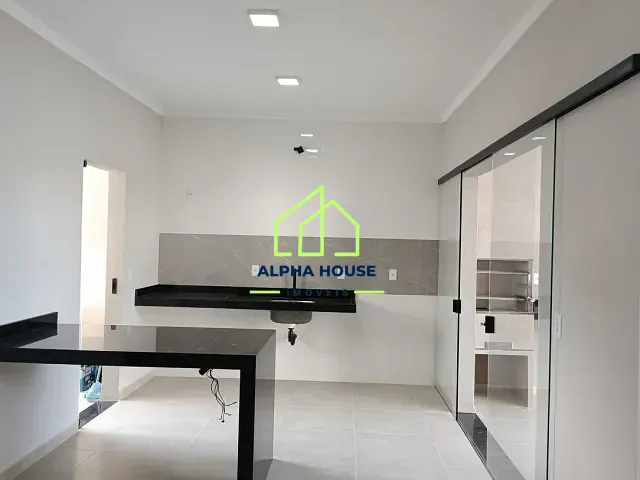 Casa 3 quartos e 2 banheiros, à venda, no bairro Santa Clara em Pindamonhangaba