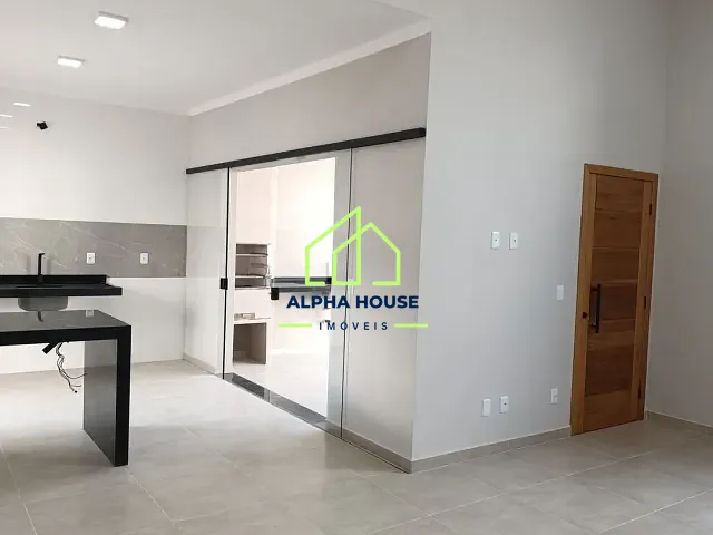 Casa 3 quartos e 2 banheiros, à venda, no bairro Santa Clara em Pindamonhangaba