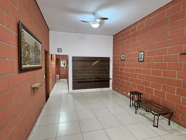 Casa com 250m² 3 quartos e 2 banheiros, à venda, no bairro Mantiqueira em Piracaia