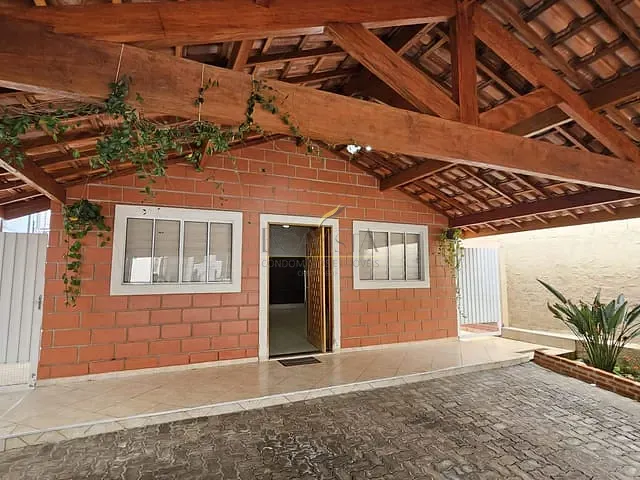 Casa com 250m² 3 quartos e 2 banheiros, à venda, no bairro Mantiqueira em Piracaia