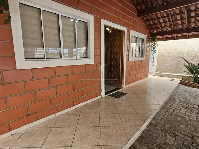 Casa com 250m² 3 quartos e 2 banheiros, à venda, no bairro Mantiqueira em Piracaia