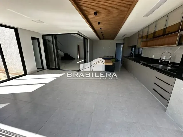 Casa com 313m² 4 quartos e 4 banheiros, à venda, no bairro Jardins Porto em Senador Canedo
