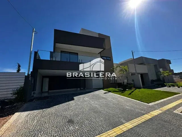 Casa com 313m² 4 quartos e 4 banheiros, à venda, no bairro Jardins Porto em Senador Canedo