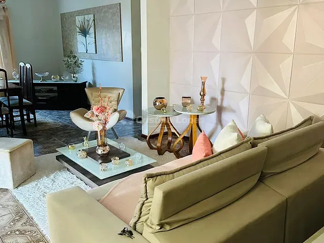 Casa com 602m² 4 quartos e 3 banheiros, à venda, no bairro Jóquei em Teresina