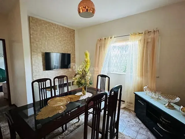 Casa com 602m² 4 quartos e 3 banheiros, à venda, no bairro Jóquei em Teresina
