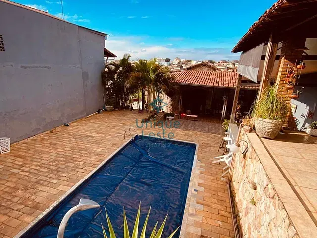 Casa 4 quartos e 4 banheiros, à venda, no bairro Floramar em Belo Horizonte