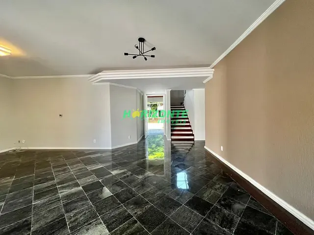 Casa com 450m² 3 quartos e 3 banheiros, à venda, no bairro Jardim Esplanada do Sol em São José dos Campos
