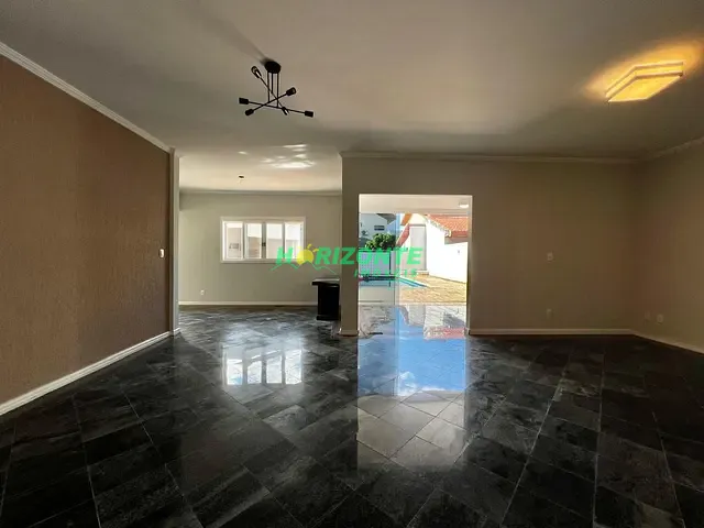 Casa com 450m² 3 quartos e 3 banheiros, à venda, no bairro Jardim Esplanada do Sol em São José dos Campos