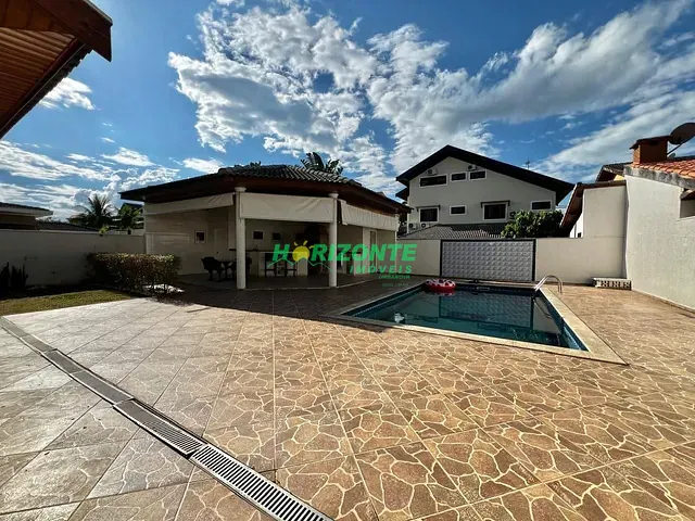 Casa com 450m² 3 quartos e 3 banheiros, à venda, no bairro Jardim Esplanada do Sol em São José dos Campos