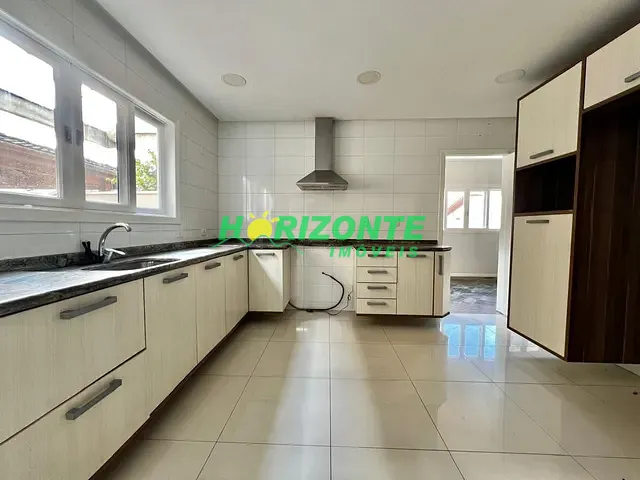 Casa com 450m² 3 quartos e 3 banheiros, à venda, no bairro Jardim Esplanada do Sol em São José dos Campos