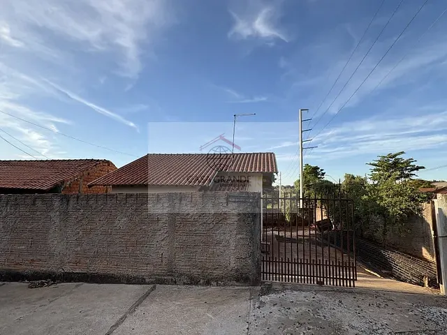 Casa com 282m² 3 quartos e 1 banheiro, à venda, no bairro Jardim do Lago em Rolândia