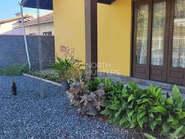 Casa com 338m² 4 quartos e 3 banheiros, à venda, no bairro Vila Nova em Joinville