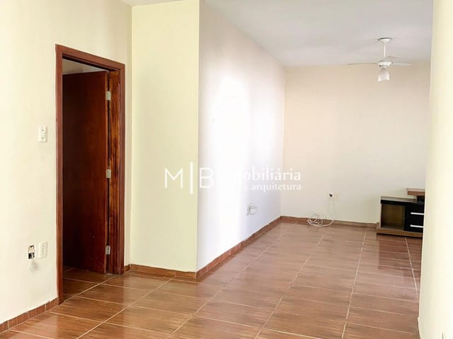 Casa 3 quartos e 1 banheiro, à venda, no bairro Vale do Sol em Lavras