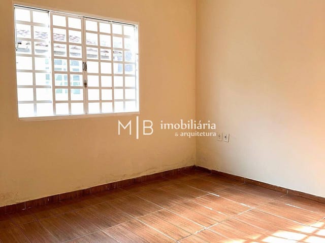 Casa 3 quartos e 1 banheiro, à venda, no bairro Vale do Sol em Lavras