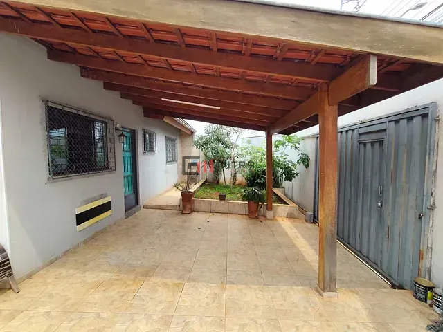 Casa 3 quartos e 2 banheiros, à venda, no bairro Califórnia em Londrina