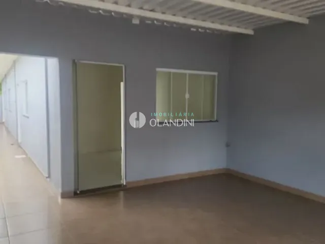 Casa com 250m² 2 quartos e 1 banheiro, à venda, no bairro Santa Rita de Cássia em Artur Nogueira