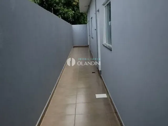 Casa com 250m² 2 quartos e 1 banheiro, à venda, no bairro Santa Rita de Cássia em Artur Nogueira