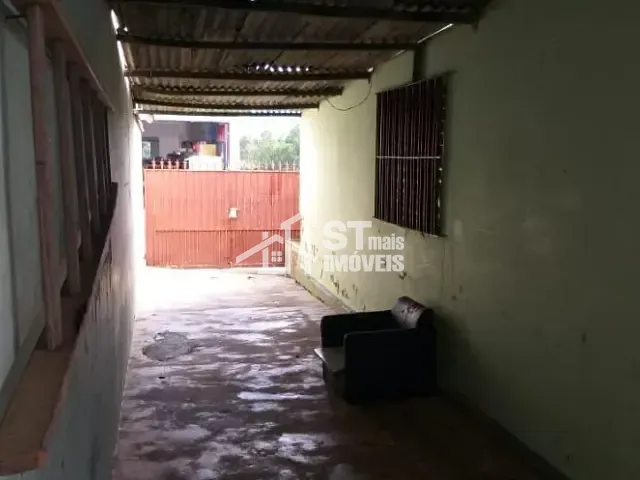 Casa com 200m² 2 quartos e 1 banheiro, à venda, no bairro Vila Leandro Previato em Andradas