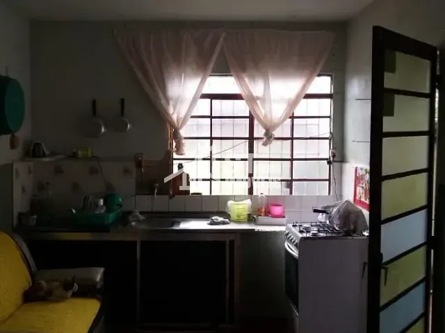 Casa com 200m² 2 quartos e 1 banheiro, à venda, no bairro Vila Leandro Previato em Andradas