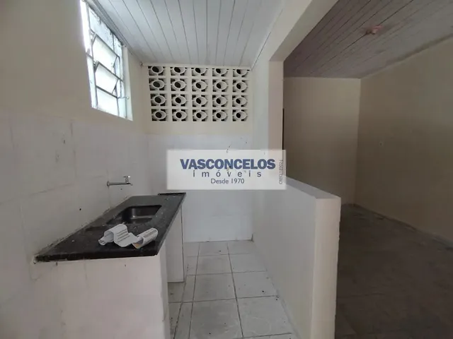 Casa com 75m² 1 quarto e 1 banheiro, para alugar, no bairro Centro em São José Dos Campos