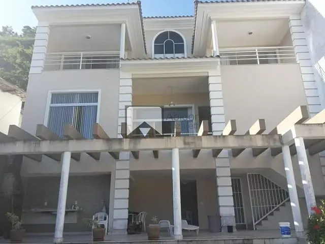 Casa com 450m² 4 quartos e 4 banheiros, à venda, no bairro São Francisco em Niterói