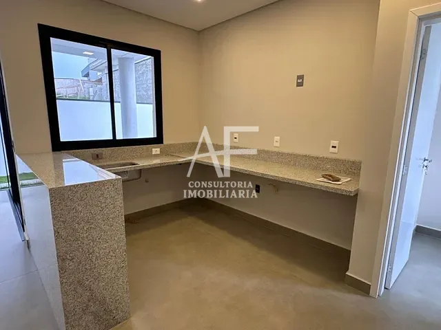 Casa com 292m² 3 quartos e 3 banheiros, à venda, no bairro Residencial Fazenda Casa Grande em Taubaté