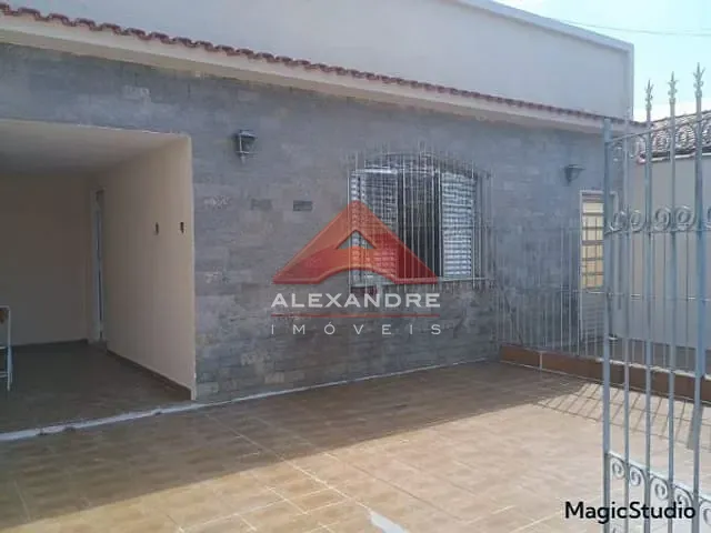 Casa com 300m² 3 quartos e 1 banheiro, à venda, no bairro Vila Tatetuba em São José dos Campos