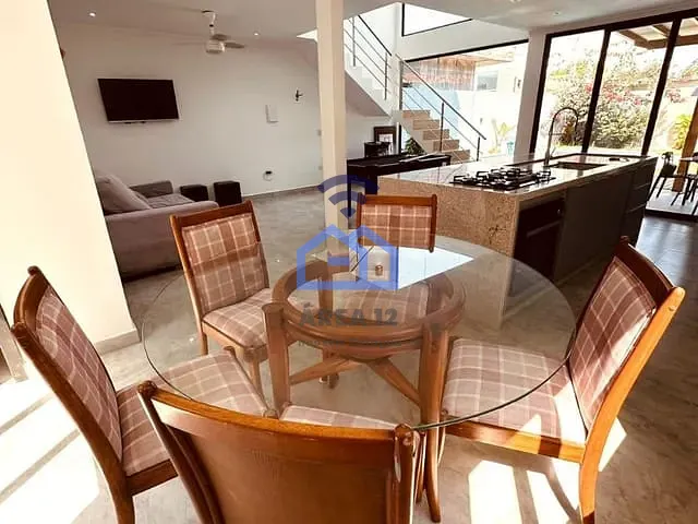 Sobrado com 250m² 3 quartos e 2 banheiros, à venda, no bairro Massaguaçu em Caraguatatuba