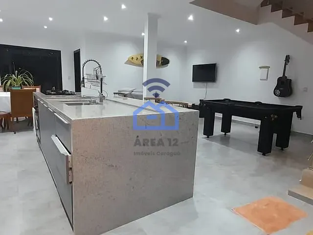 Sobrado com 250m² 3 quartos e 2 banheiros, à venda, no bairro Massaguaçu em Caraguatatuba