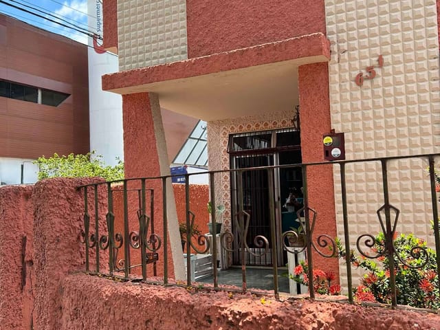 Casa com 204m² 2 quartos e 2 banheiros, à venda, no bairro Parque Turf Club em Campos dos Goytacazes
