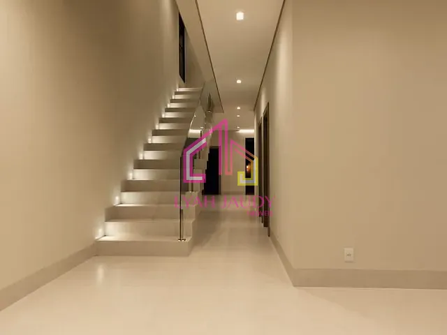 Casa com 300m² 4 quartos e 5 banheiros, à venda, no bairro Morada dos Nobres em Cuiabá