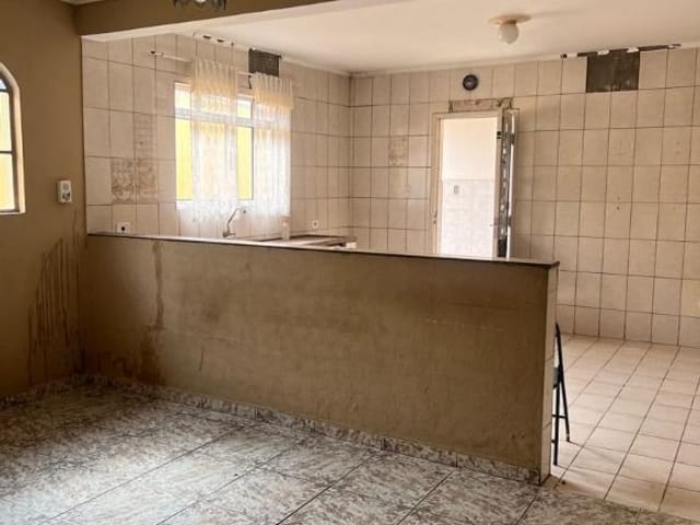 Casa com 275m² 3 quartos e 2 banheiros, para alugar, no bairro Centro em Cajamar