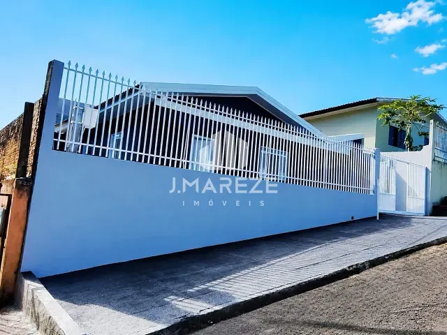 Casa 3 quartos e 1 banheiro, à venda, no bairro Vila Operária 2 em Apucarana