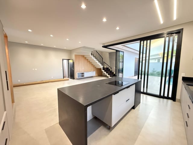 Casa com 362m² 3 quartos e 1 banheiro, à venda, no bairro Alameda das Cores Residencial em Sinop