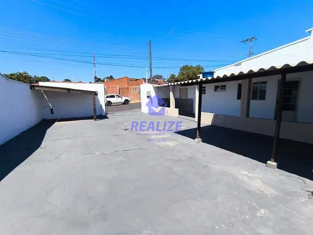Casa com 180m² 2 quartos e 1 banheiro, à venda, no bairro Jardim Aeroporto em Botucatu